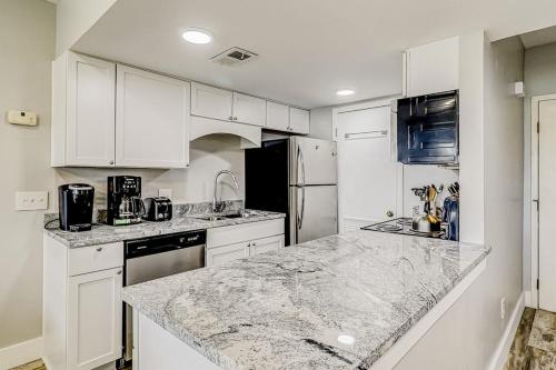 Forest Beach Villas 405 photo 8