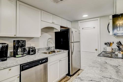 Forest Beach Villas 405 photo 9