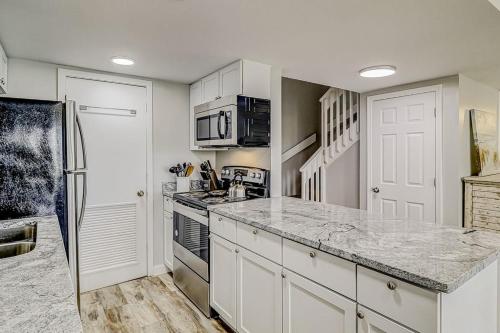 Forest Beach Villas 405 photo 10