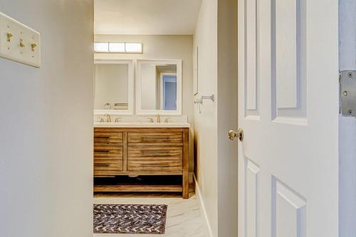 Forest Beach Villas 405 photo 17