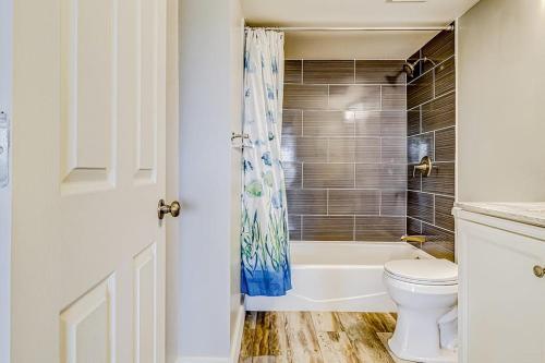 Forest Beach Villas 405 photo 19