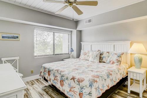 Forest Beach Villas 405 photo 21