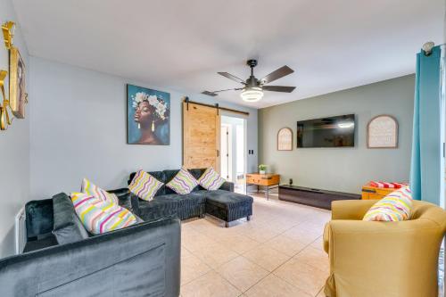 Luxe 4BR Villa Near Disney: Private Pool & Lanai photo 7