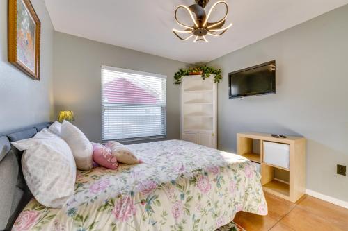 Luxe 4BR Villa Near Disney: Private Pool & Lanai photo 17
