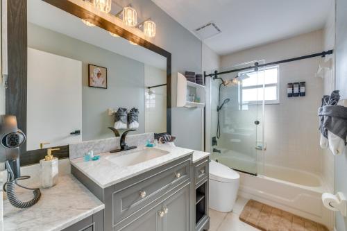 Luxe 4BR Villa Near Disney: Private Pool & Lanai photo 18