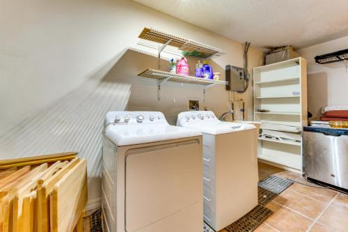 Luxe 4BR Villa Near Disney: Private Pool & Lanai photo 29