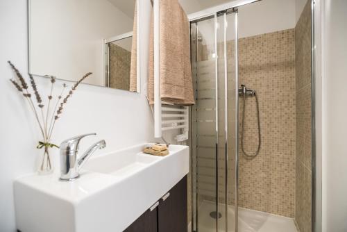 Ένα μπάνιο στο Little duplex in Alfama