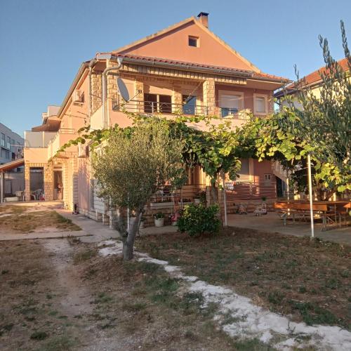 Apartmani Laura i Anđela