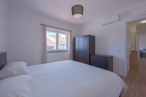 Bright & Comfortable flat in the Heart of Cascais