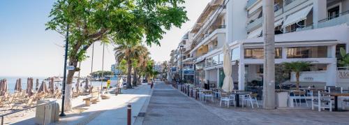 Feta Breeze Seaside Apartment 60-sec Walk to the Beach