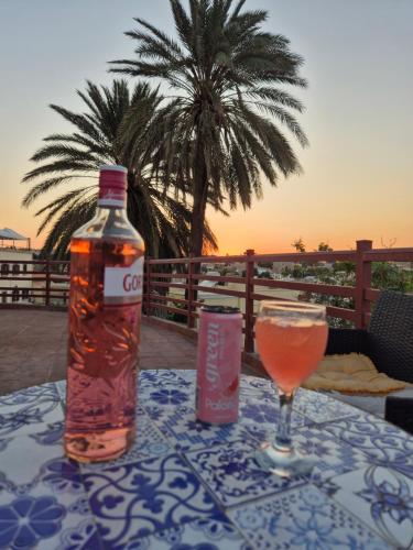 A medieval windmill tower 2bedrooms in the heart of old town with magnificent panoramic seaview and cityview