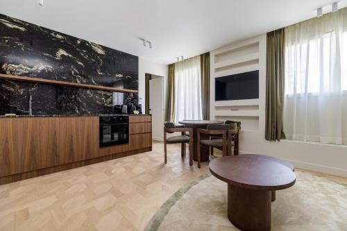Cosy apartment with AC next to Champs Élysées