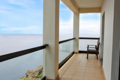 Spacious house with sea view in Caniço + private pool