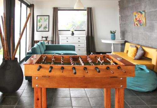 Spacious house with sea view in Caniço + private pool