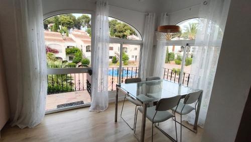 Apartamento con 2 Habitaciones, Coqueto, Acogedor en Calablanca