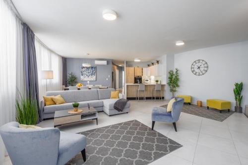Family-friendly apartments with swimming pool Umag - 27270