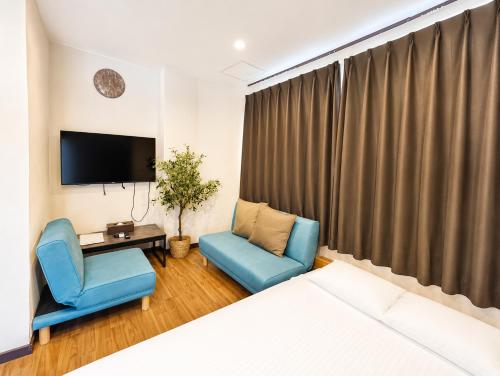 20 minutes by train to Shinjuku 9-minute walk from the nearest station 西落合2f3f