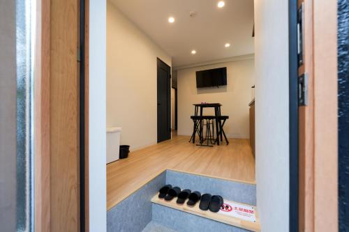 Kaede no Yado 1 minute on foot from Hanazonocho Station newly built 2LDK equipped with a kitchen washing machine and dryer for up to 5 people