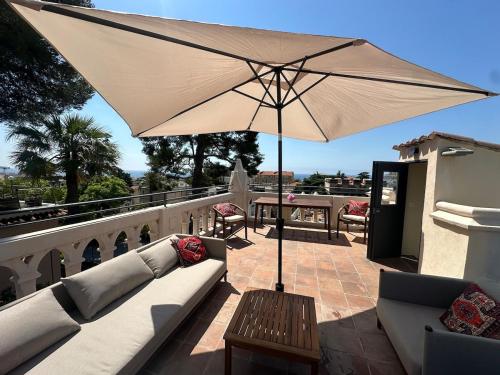 Historic Rooftop Villa Sea Views and LargeTerrace