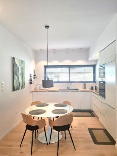 Charming Apartment in Chalandri