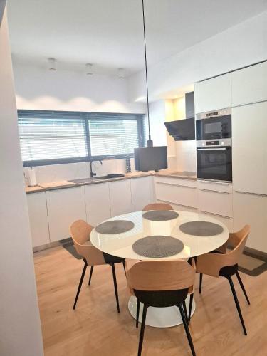 Charming Apartment in Chalandri