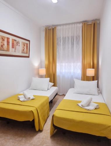 Spacious Apartment in Faro, 92 m² with Terrace