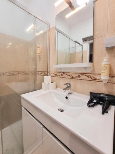 Spacious Apartment in Faro, 92 m² with Terrace
