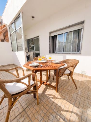 Spacious Apartment in Faro, 92 m² with Terrace