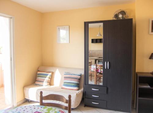 Studio charmant à Hyères - 20 m² - Terrasse accueillante