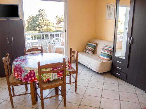 Studio charmant à Hyères - 20 m² - Terrasse accueillante