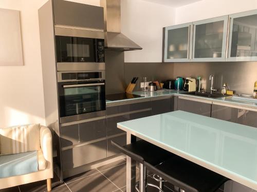 Appartement Moderne à Marseille avec Balcon et Vue sur Jardin