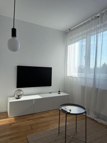 Modern Arena Zagreb Studio - Free Parking - Full Amenities