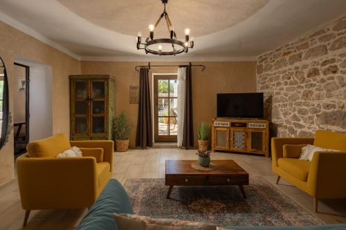 Villa Dalmatia | Luxury Stone Villa with Pool & Tennis