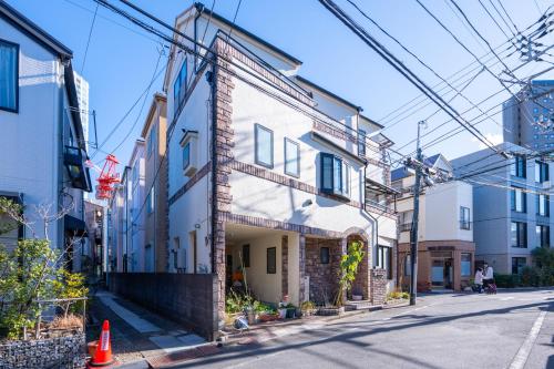 XXS Central Tokyo Home with Easy Shinjuku Access 2Min Subway