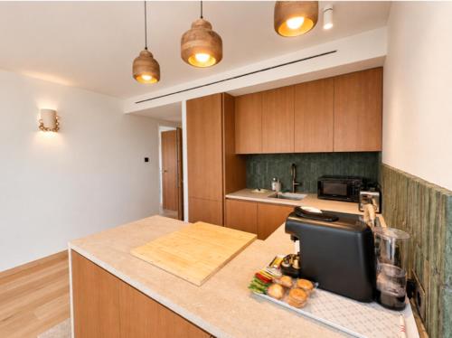 Luxurious 2BR - Sea View - Palm Beach