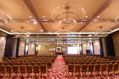 Posezení v ubytování Dedeman Konya Hotel Convention Center