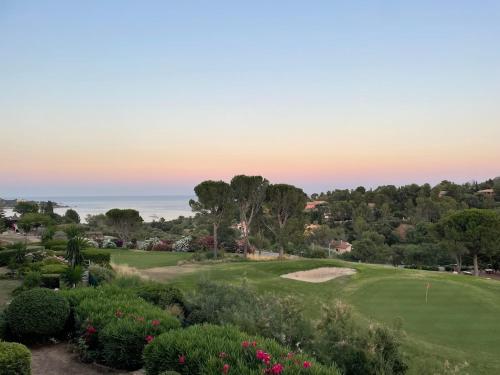 Red Apple Esterel - SEA view - WITHOUT Stairs - WIFI - Parking