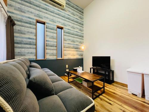 NEW OPEN Cozy Loft 5-Min Drive to Marine Messe Up to 4 Guests