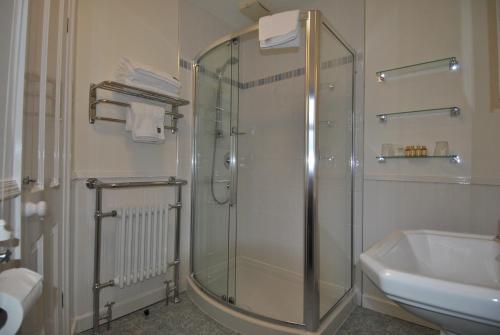 Kylpyhuone majoituspaikassa Kenilworth Guest House