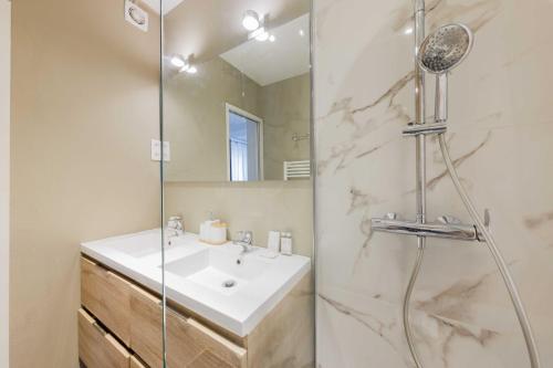 Beautiful apartment at Gare de l'Est Republique