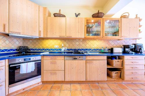 Casa Serrao Carvoeiro Private Pool & Sea Glimpses Walk To Dining & Beaches
