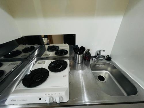 NEW OPEN Cozy Loft 5-Min Drive to Marine Messe Up to 4 Guests