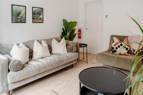 Calm Cosy House with Beautiful Riverside Walk to Centre photo 8