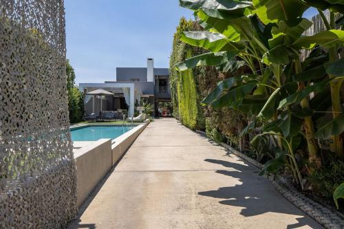 Hestia Grey Barefoot Escape 100m From Beach