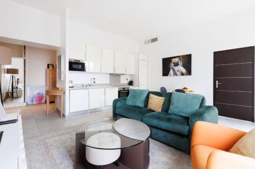 Upstays Spacious 77m T3 Apartment with Terrace