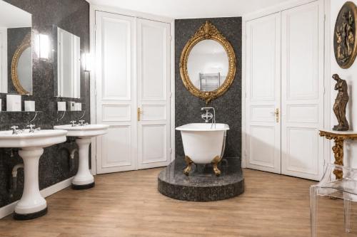 Dior apartment Reims