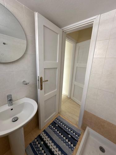 Pepperstone Apartment