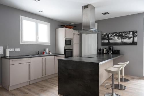 Chalet des Ruchers - Sleeps 6 - Private Hot Tub