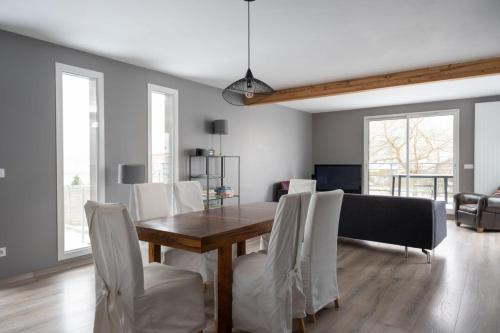 Chalet des Ruchers - Sleeps 6 - Private Hot Tub