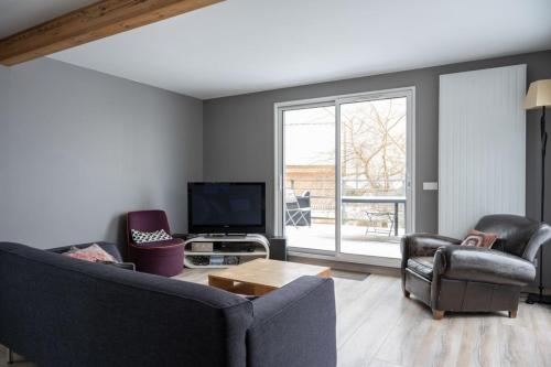 Chalet des Ruchers - Sleeps 6 - Private Hot Tub